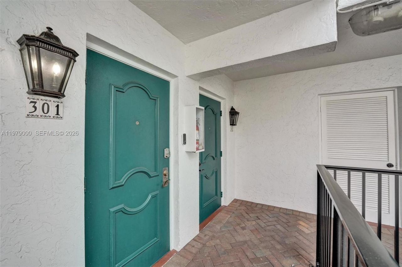 1212 SE 2nd Ct, Unit 301, Fort Lauderdale, FL 33301 Photo