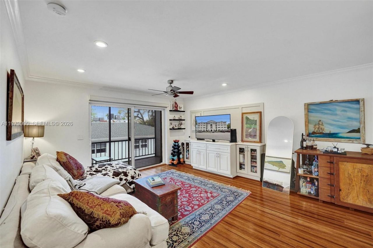 1212 SE 2nd Ct, Unit 301, Fort Lauderdale, FL 33301 Photo