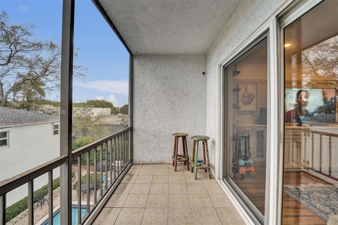 1212 SE 2nd Ct, Unit 301, Fort Lauderdale, FL 33301 Photo