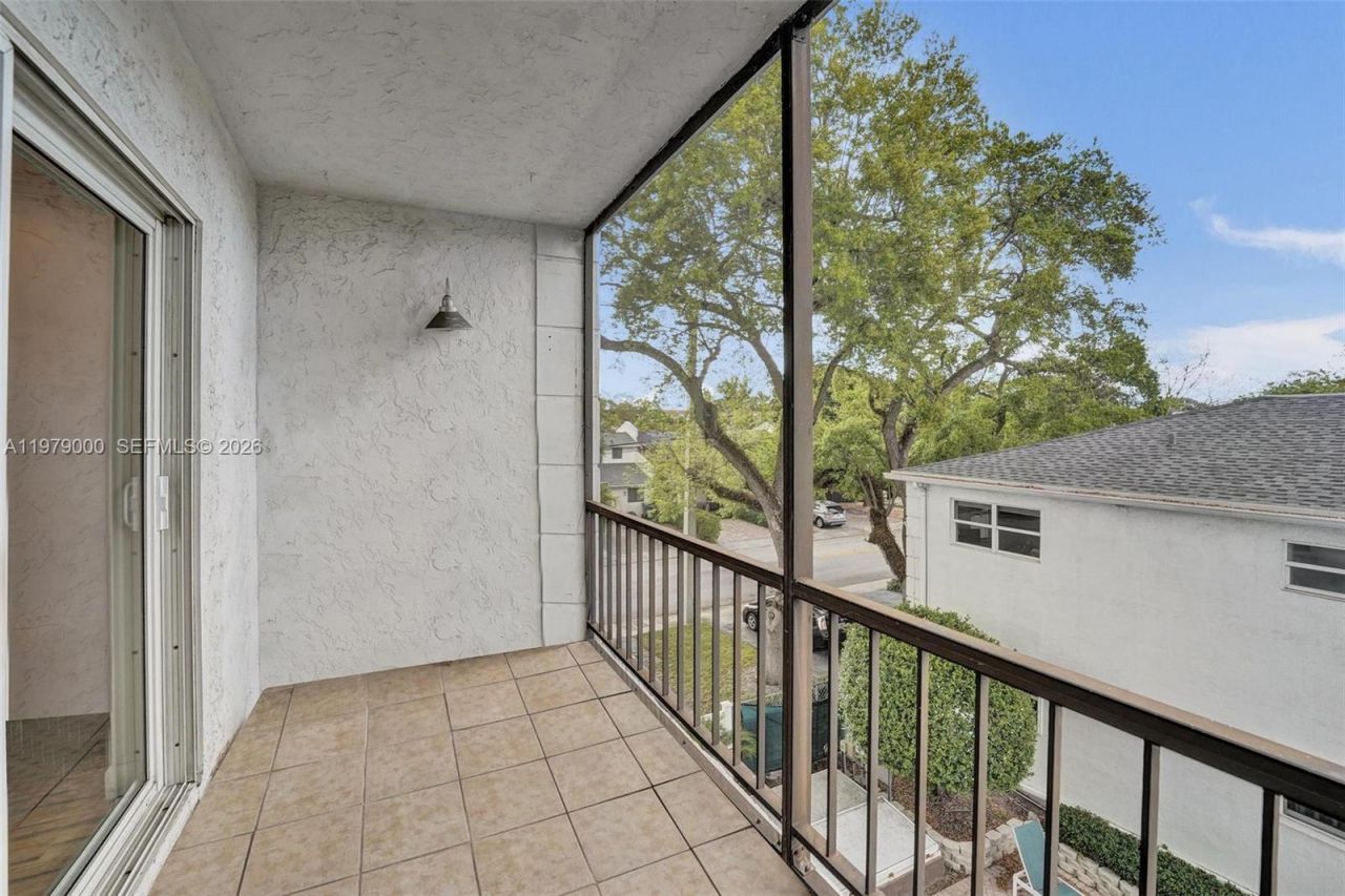 1212 SE 2nd Ct, Unit 301, Fort Lauderdale, FL 33301 Photo