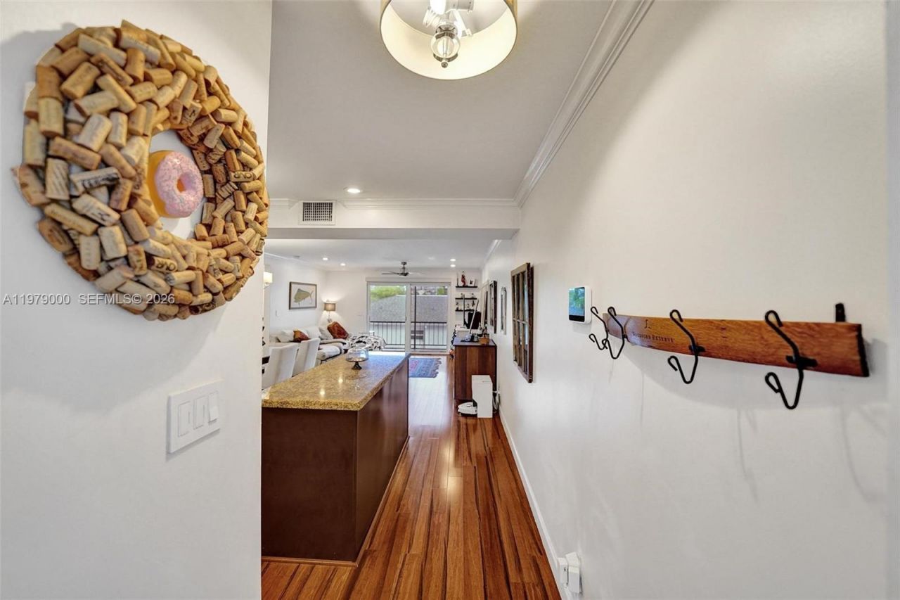 1212 SE 2nd Ct, Unit 301, Fort Lauderdale, FL 33301 Photo