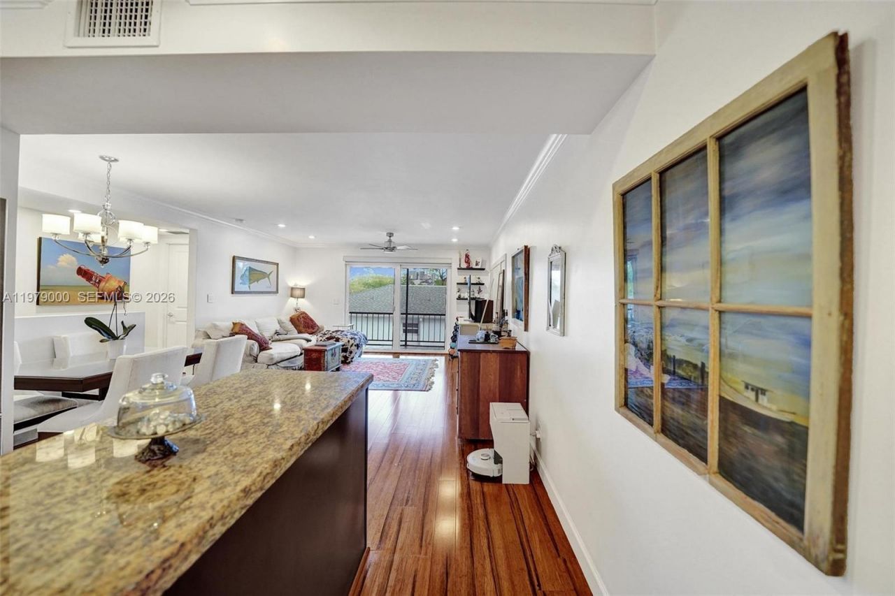 1212 SE 2nd Ct, Unit 301, Fort Lauderdale, FL 33301 Photo