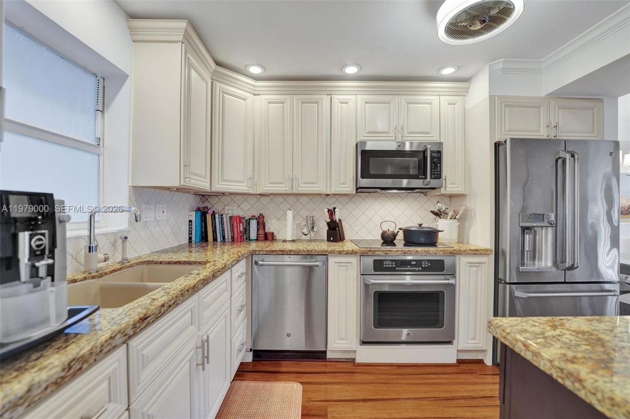 1212 SE 2nd Ct, Unit 301, Fort Lauderdale, FL 33301 Photo