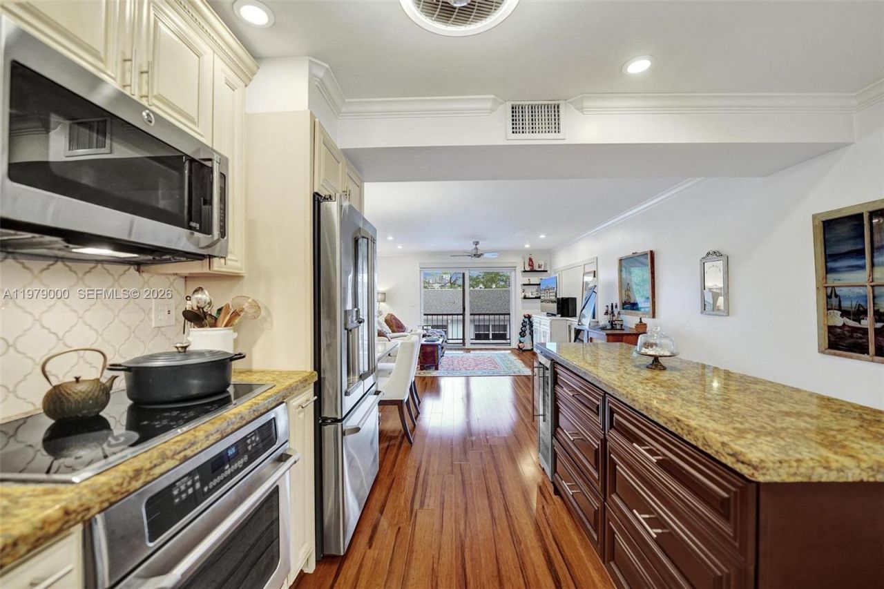 1212 SE 2nd Ct, Unit 301, Fort Lauderdale, FL 33301 Photo