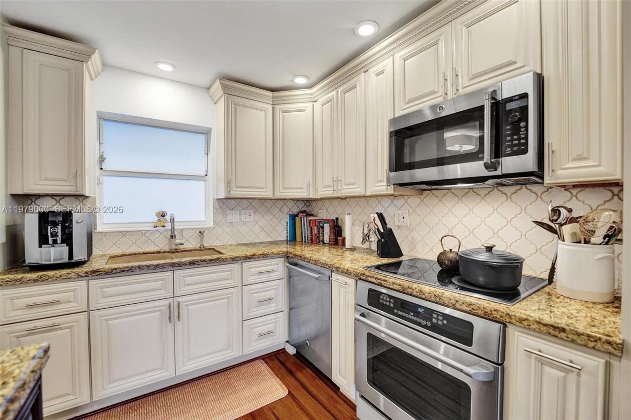 1212 SE 2nd Ct, Unit 301, Fort Lauderdale, FL 33301 Photo