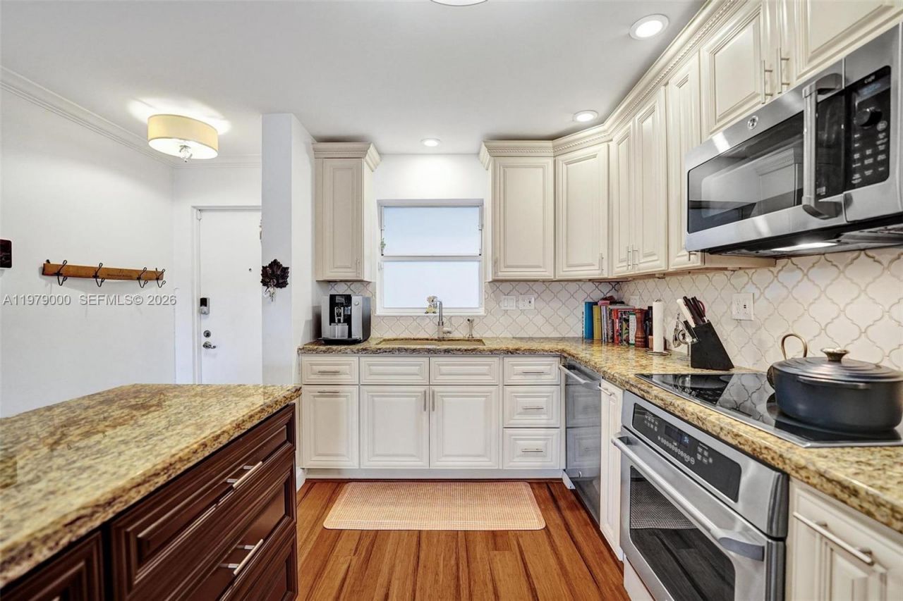 1212 SE 2nd Ct, Unit 301, Fort Lauderdale, FL 33301 Photo