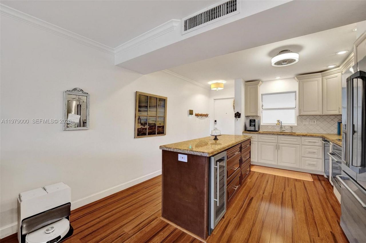 1212 SE 2nd Ct, Unit 301, Fort Lauderdale, FL 33301 Photo