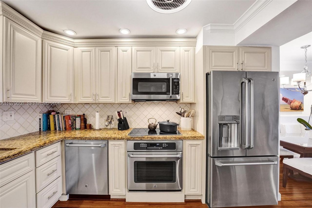 1212 SE 2nd Ct, Unit 301, Fort Lauderdale, FL 33301 Photo