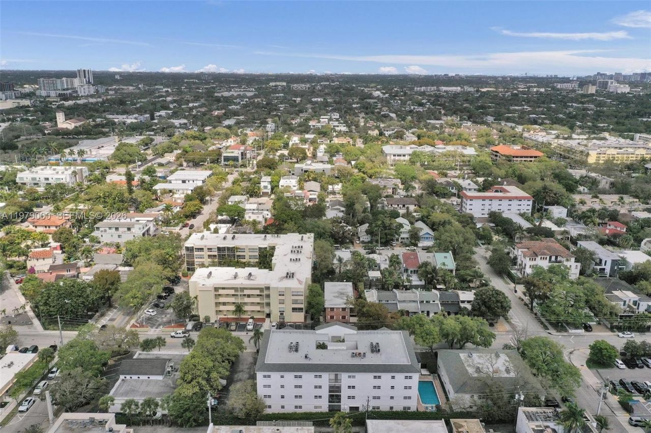 1212 SE 2nd Ct, Unit 301, Fort Lauderdale, FL 33301 Photo