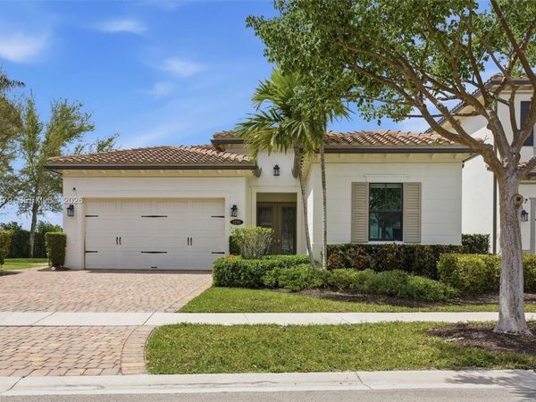 1296 SW 113th Way, Pembroke Pines, FL 33025