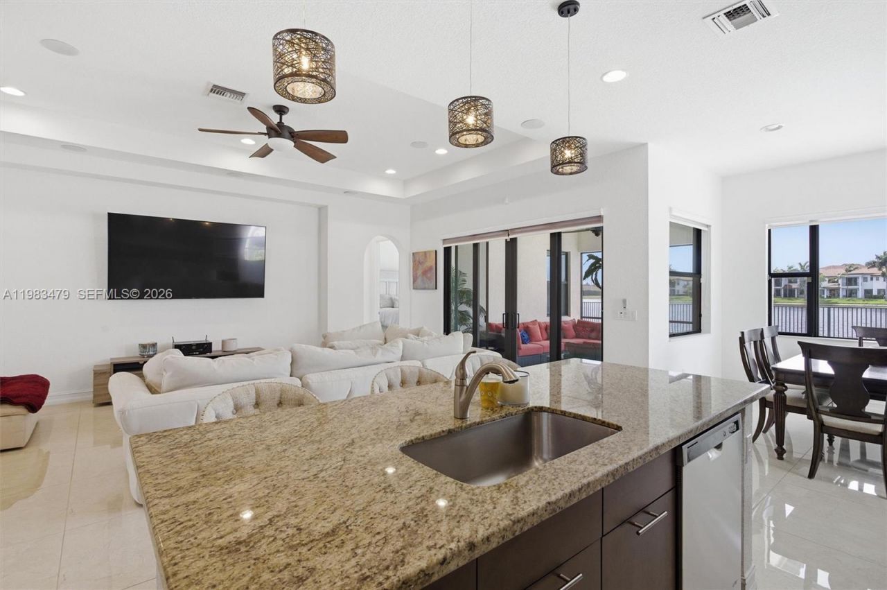 1296 SW 113th Way, Pembroke Pines, FL 33025 Photo