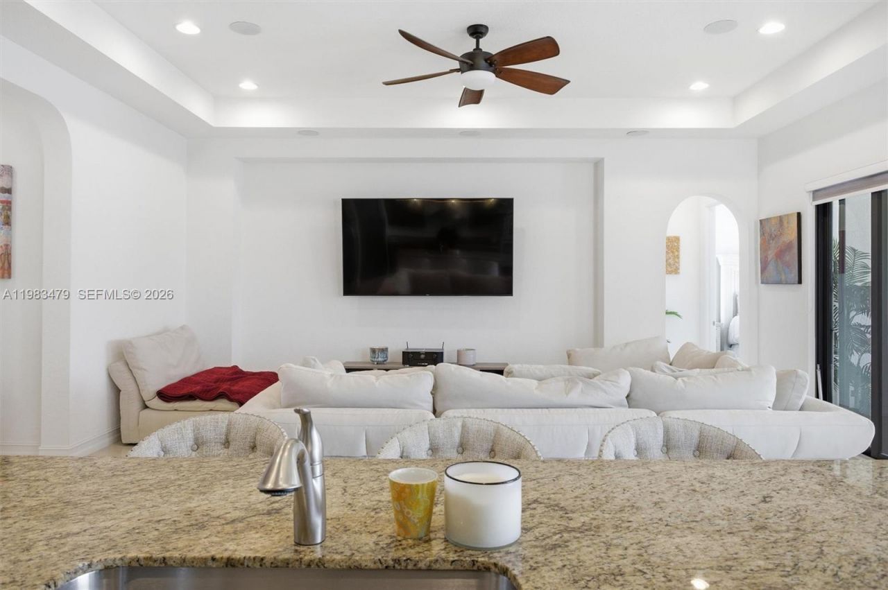 1296 SW 113th Way, Pembroke Pines, FL 33025 Photo