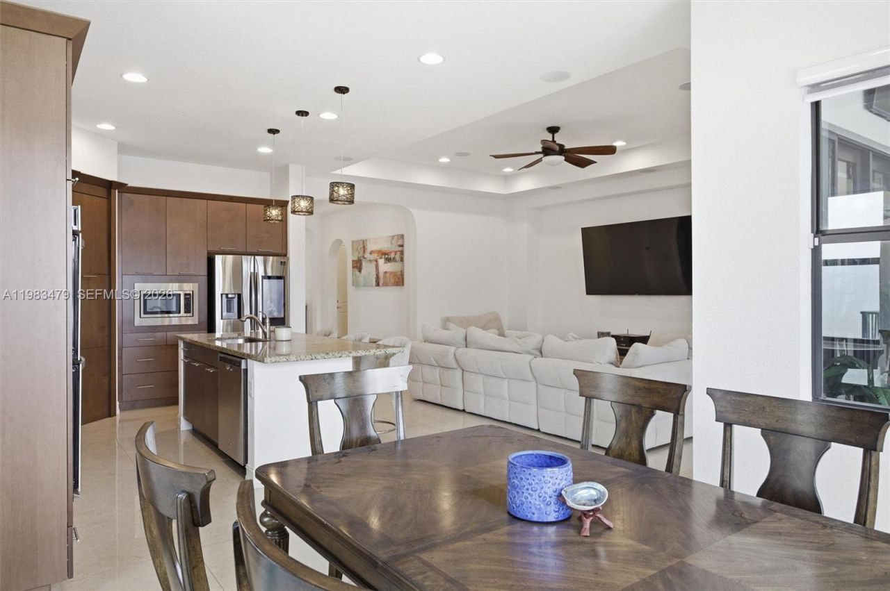 1296 SW 113th Way, Pembroke Pines, FL 33025 Photo