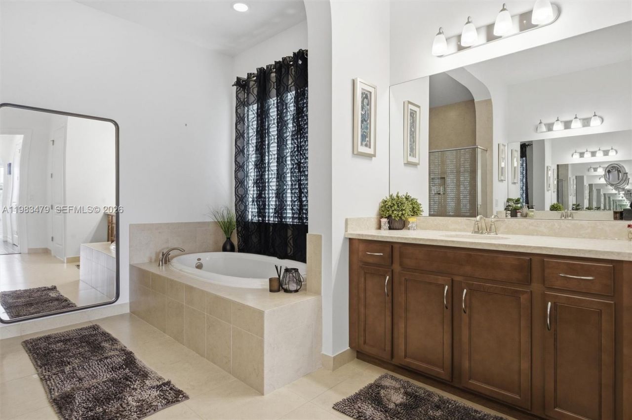 1296 SW 113th Way, Pembroke Pines, FL 33025 Photo