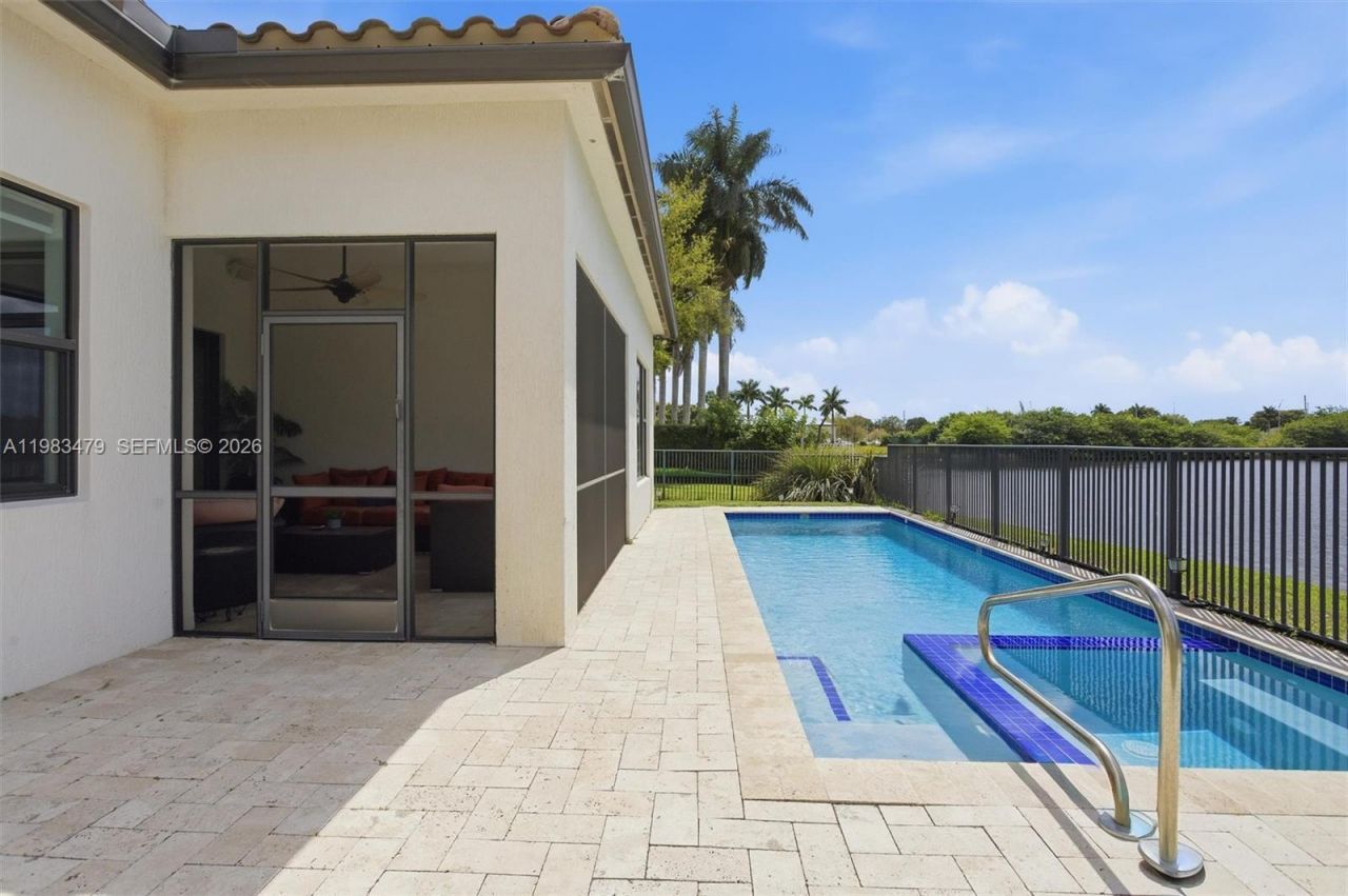 1296 SW 113th Way, Pembroke Pines, FL 33025 Photo