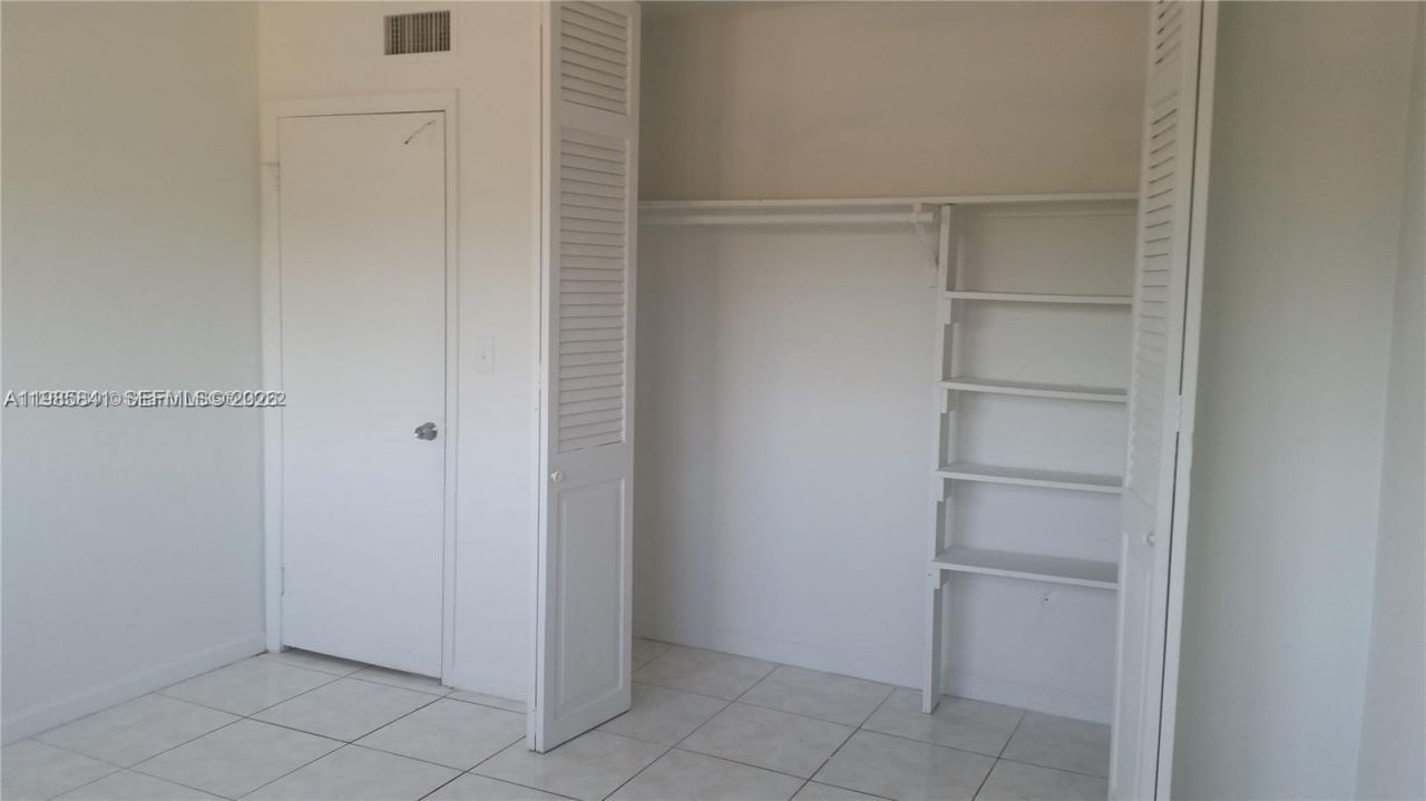 11840 NE 19th Dr , Unit 27, North Miami, FL 33181 Photo