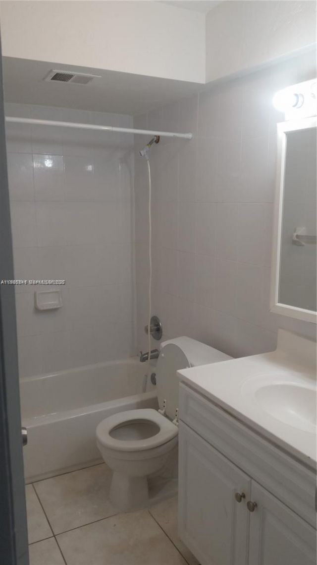 11840 NE 19th Dr , Unit 27, North Miami, FL 33181 Photo