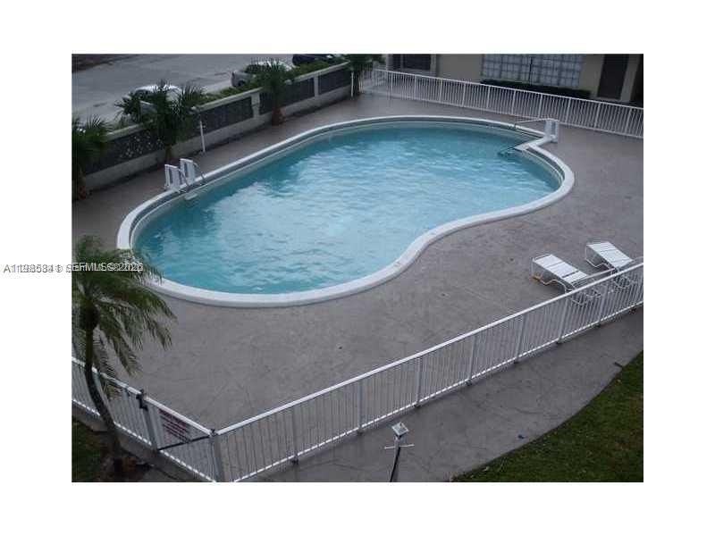 11840 NE 19th Dr , Unit 27, North Miami, FL 33181 Photo