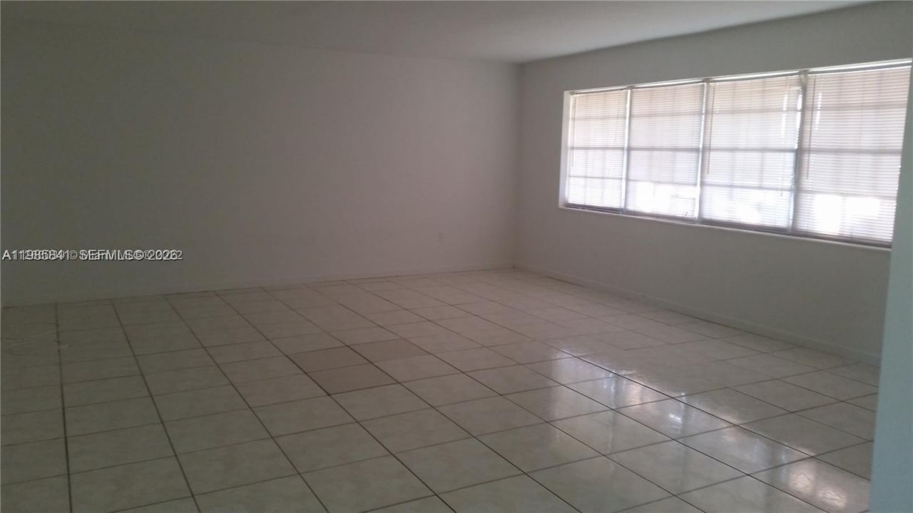 11840 NE 19th Dr , Unit 27, North Miami, FL 33181 Photo