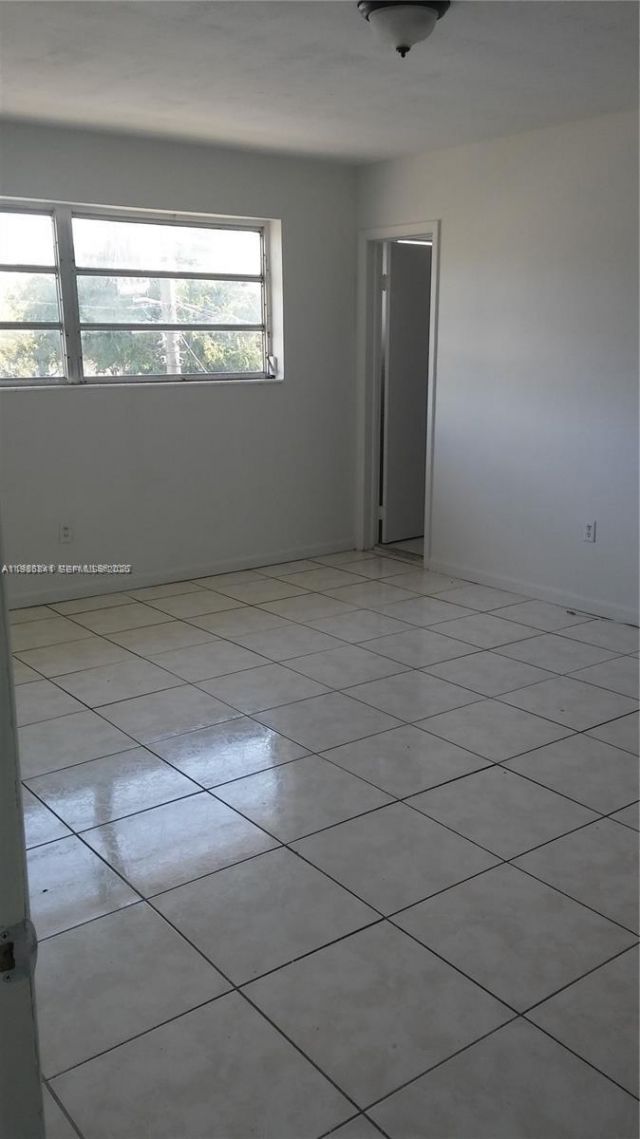 11840 NE 19th Dr , Unit 27, North Miami, FL 33181 Photo