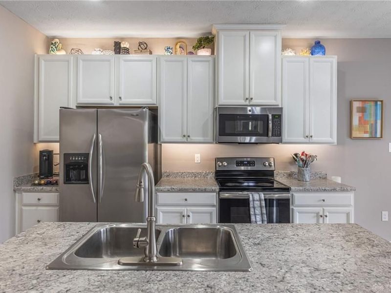 9379 Lakeside Street, Tipp City, OH 45371 Photo 13