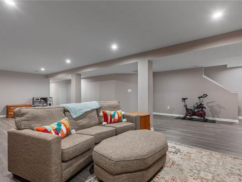 9379 Lakeside Street, Tipp City, OH 45371 Photo 26