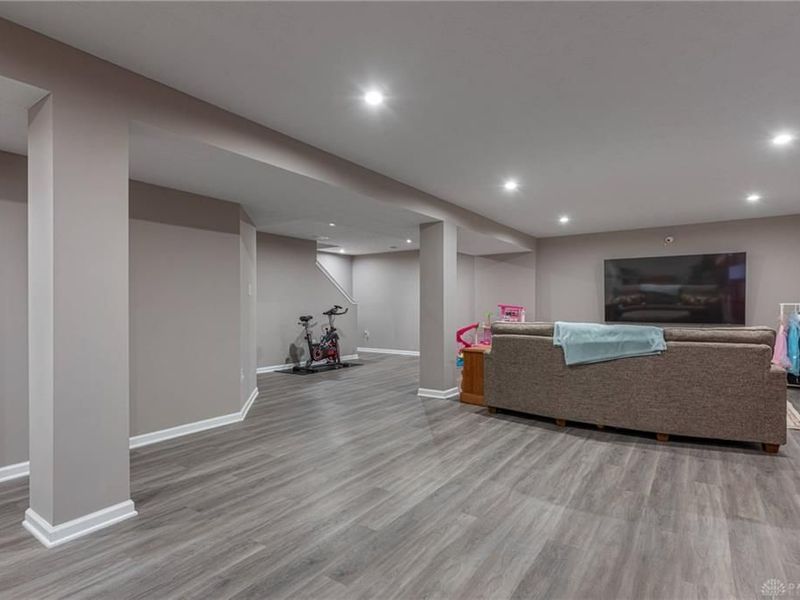 9379 Lakeside Street, Tipp City, OH 45371 Photo 27