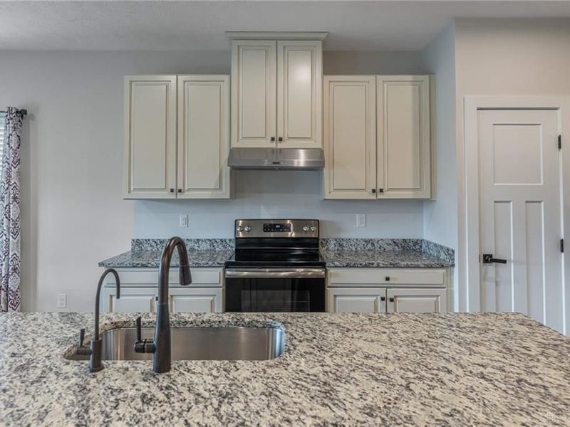 2758 Riverstone Drive, Xenia, OH 45385 Photo 9