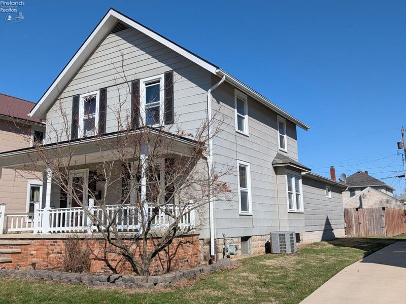 1120 Hamlin Street, Fremont, OH 43420 Photo 2