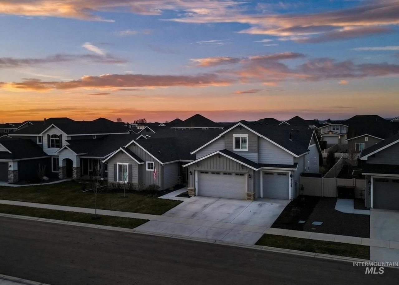 5398 W Avilla Dr, Meridian, ID 83464 Main Photo