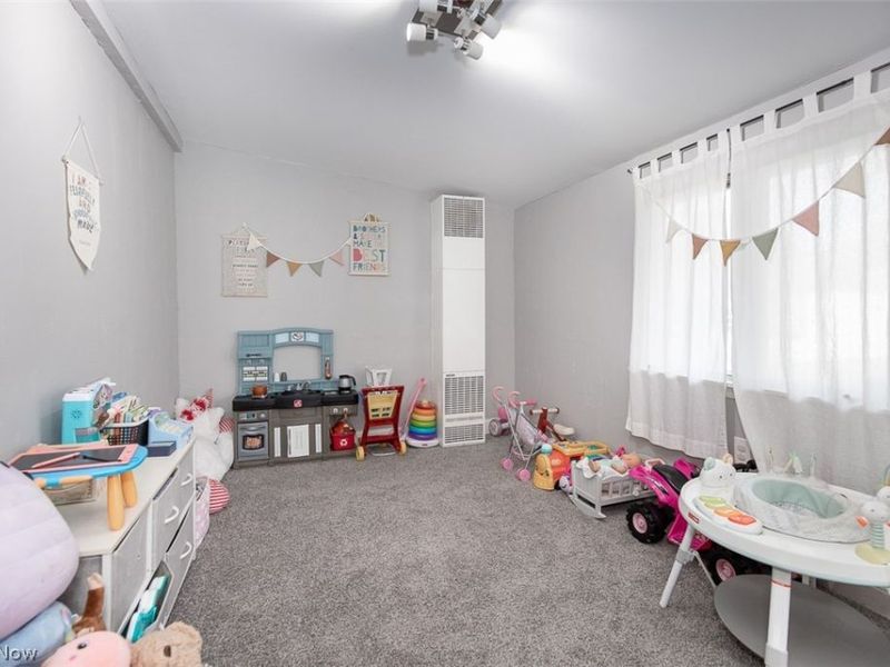 926 Sherwood Drive , Elyria, OH 44035 Photo 12