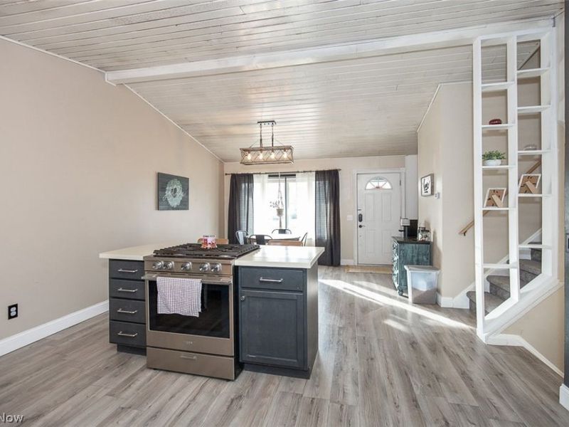 926 Sherwood Drive , Elyria, OH 44035 Photo 6