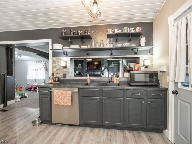 926 Sherwood Drive , Elyria, OH 44035 Photo 7