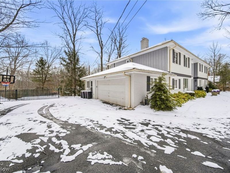 28900 Gates Mills Boulevard, Pepper Pike, OH 44124 Photo 4