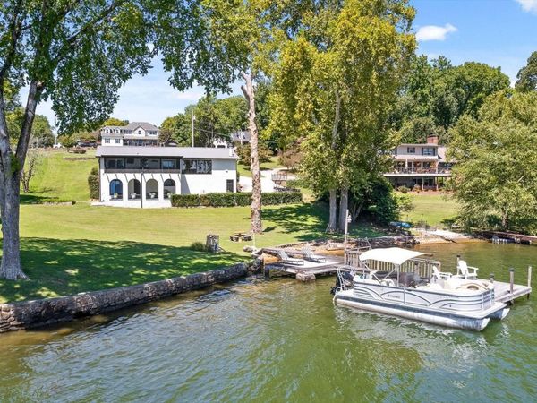 2166 S Shore Acres Road, Soddy Daisy, TN 37379