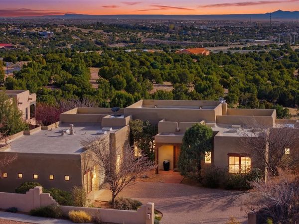 6 Camino De Vecinos, Santa Fe, NM 87507
