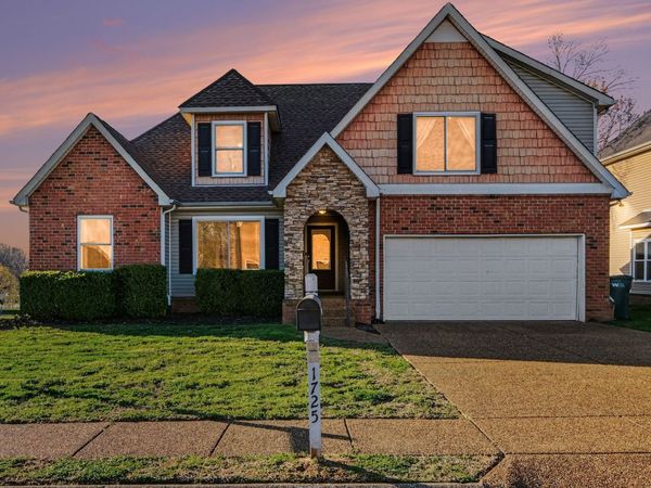 1725 Freiburg Dr , Spring Hill, TN 37174
