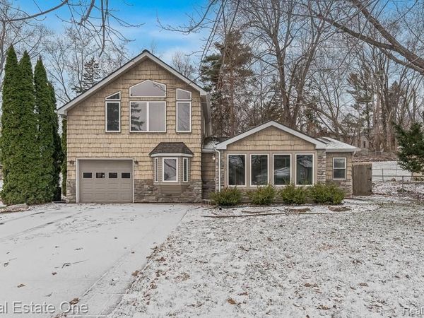 8955 Maplewood Avenue, Independence Twp, MI 48348