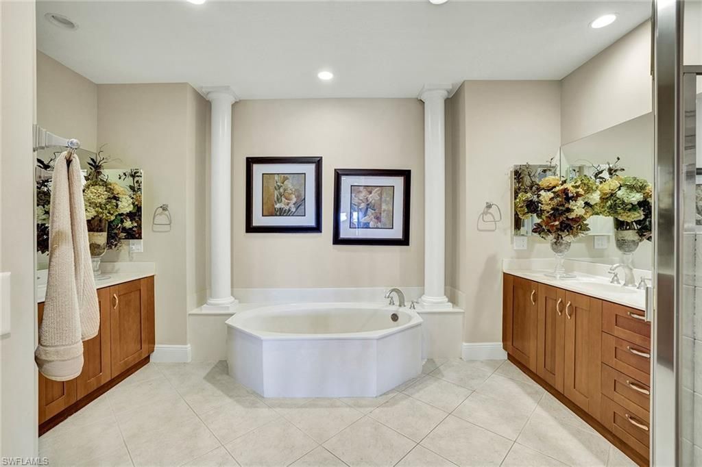 9234 Tesoro Ln, Unit 101, Naples, FL 34114 Photo