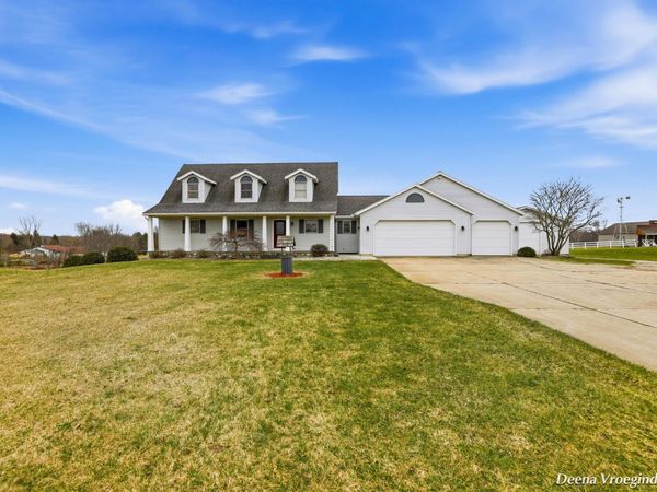 914 Jackson Street SW, Grandville, MI 49418