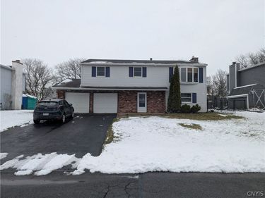 8046 Bamm Hollow Road, Clay, NY 13041