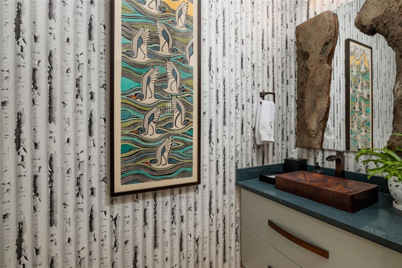 125 Almedo Way Way Ne, Saint Petersburg, FL 33704 Photo