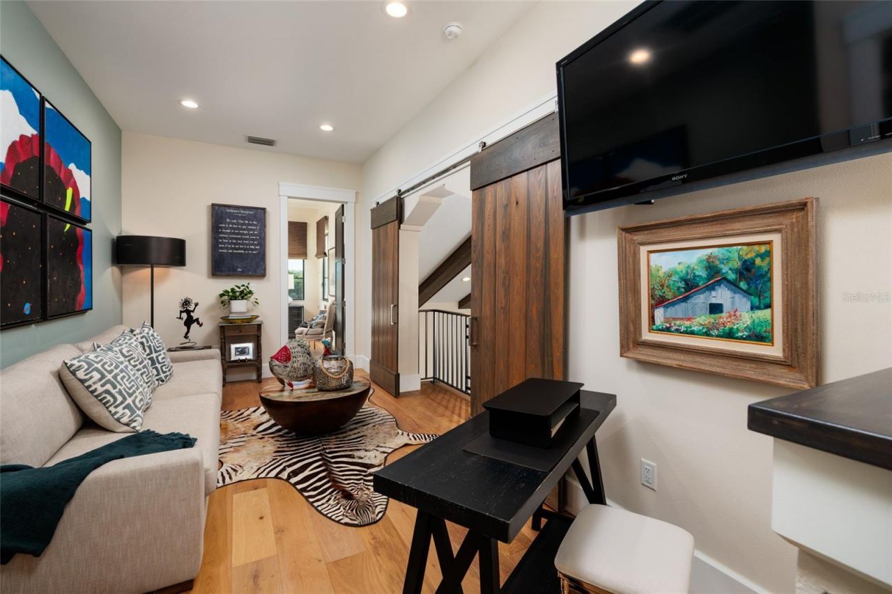 125 Almedo Way Way Ne, Saint Petersburg, FL 33704 Photo