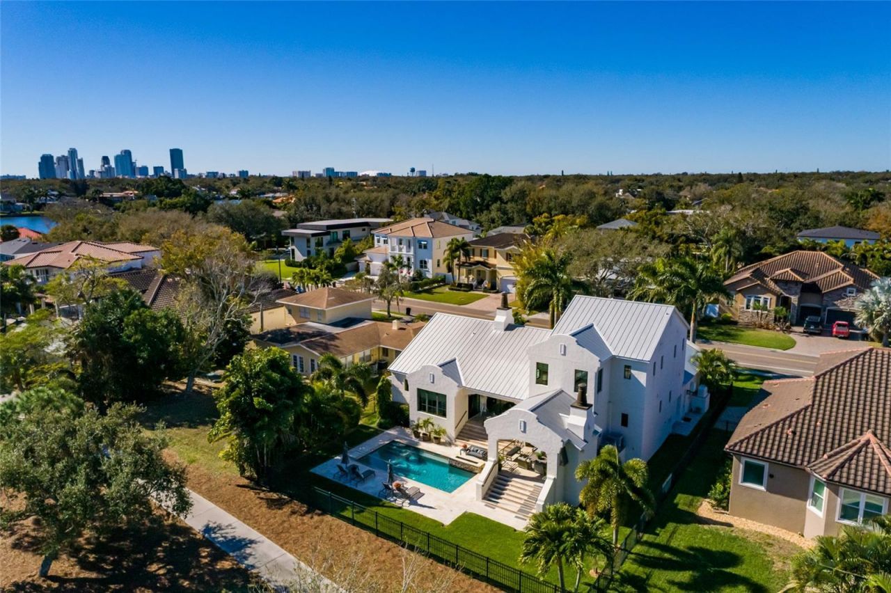 125 Almedo Way Way Ne, Saint Petersburg, FL 33704 Photo