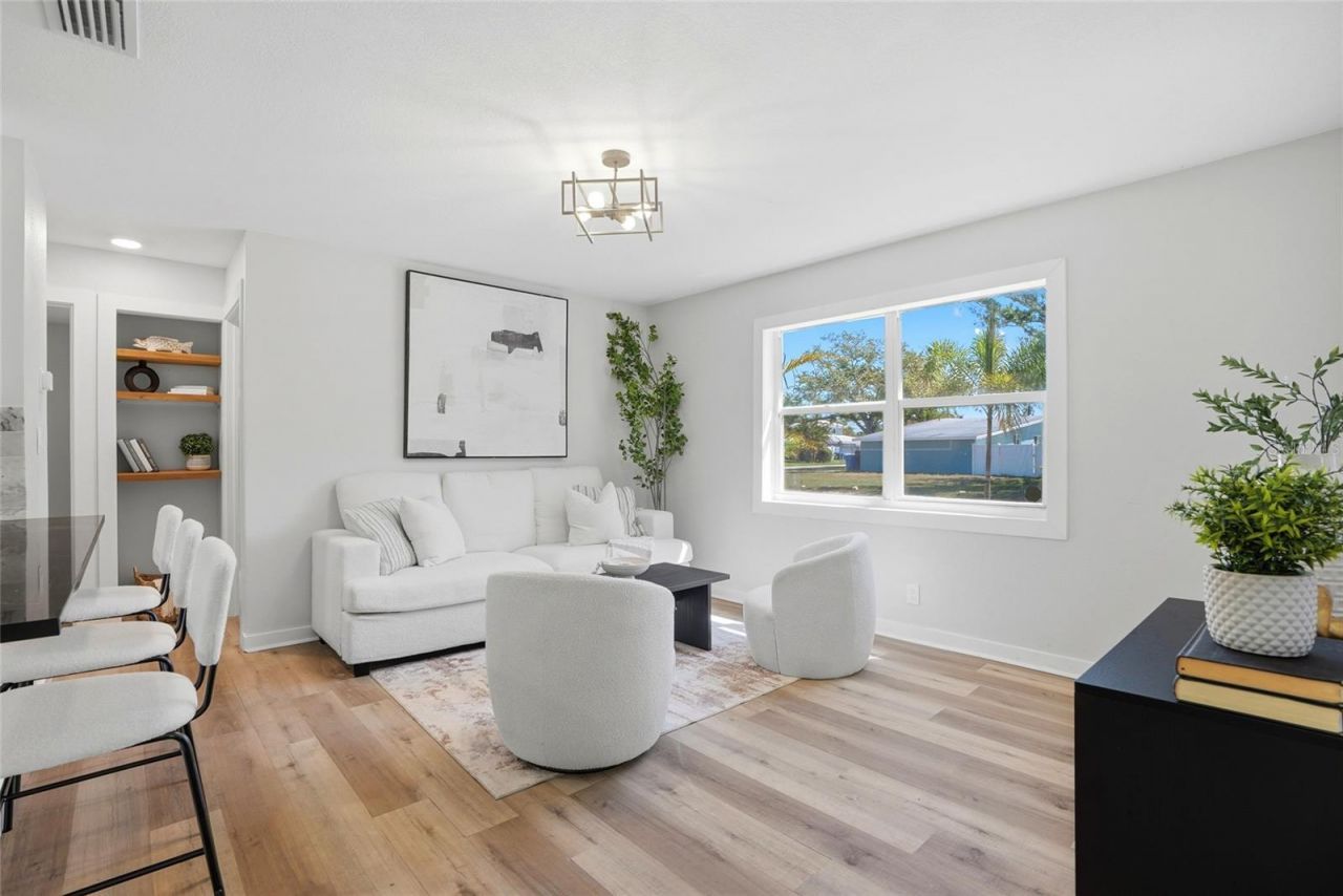 4234 Harrisburg Street Ne, Saint Petersburg, FL 33703 Photo