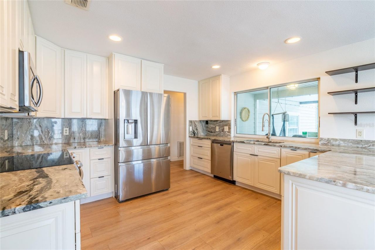 2802 Hammock Drive, Plant City, FL 33566 Photo
