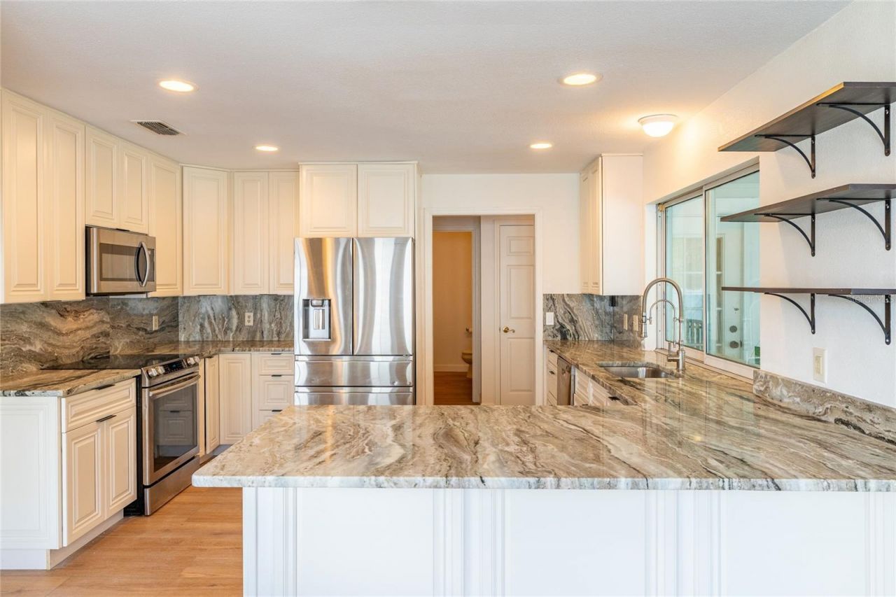2802 Hammock Drive, Plant City, FL 33566 Photo