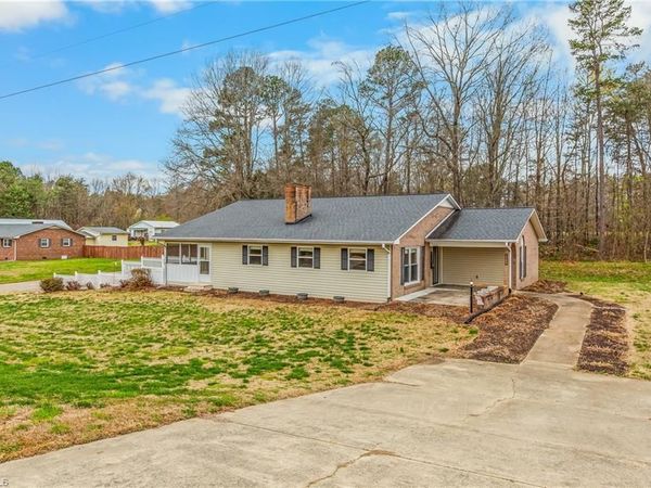 1504 Edgewood Drive, Yadkinville, NC 27055