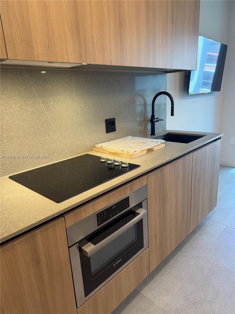 121 NE 5th St , Unit 912A, Miami, FL 33132 Photo