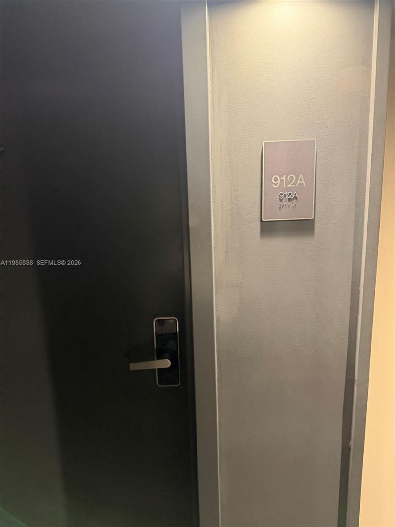 121 NE 5th St , Unit 912A, Miami, FL 33132 Photo